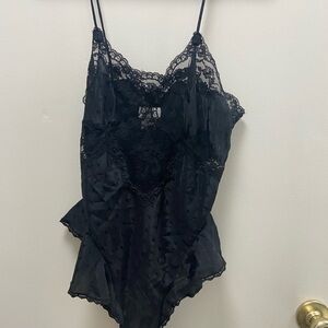 Elegant vintage Sara Beth Black Lace Bodysuit size large